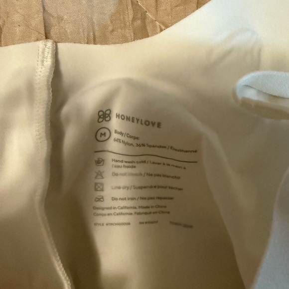 NWT Honeylove White Shapewear Cami, Padded, Medium. 3D Printed Velvet Support. - Picture 4 of 8